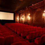 محادثة فرنسية لاختيار فيلم السهرة 1
